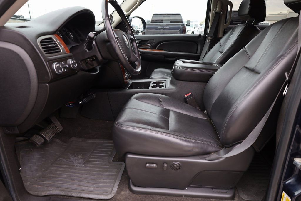 Used 2007 Chevrolet Silverado 1500 LTZ w/ Max Trailering Pack image 11