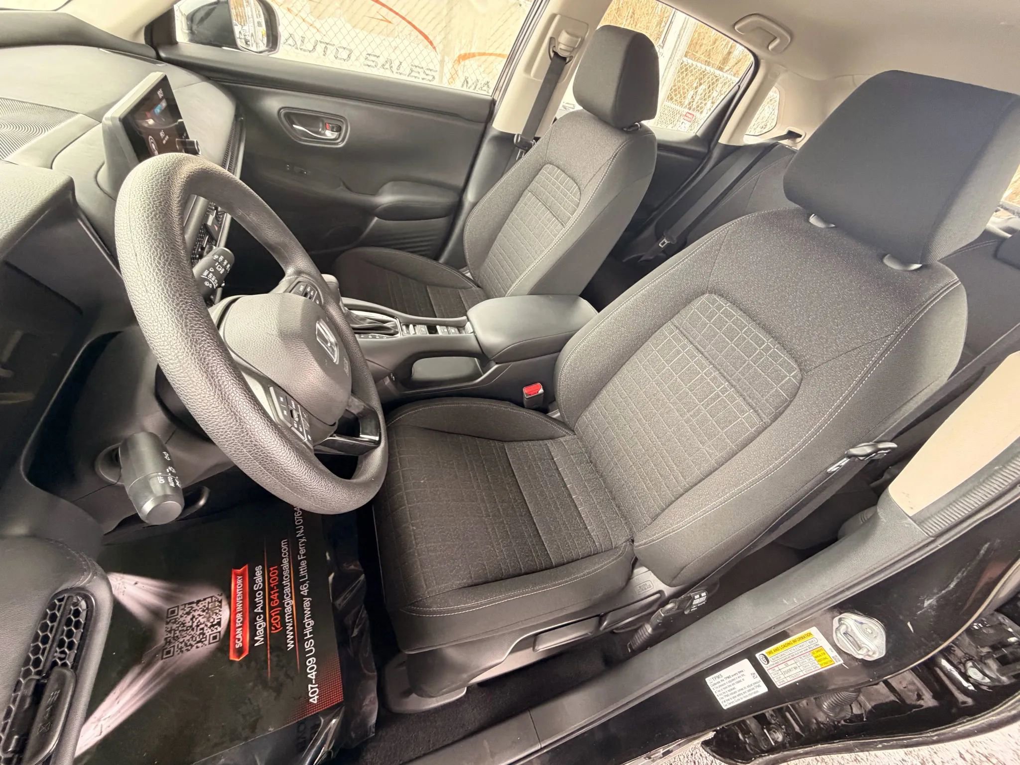 Used 2025 Honda HR-V LX image 14