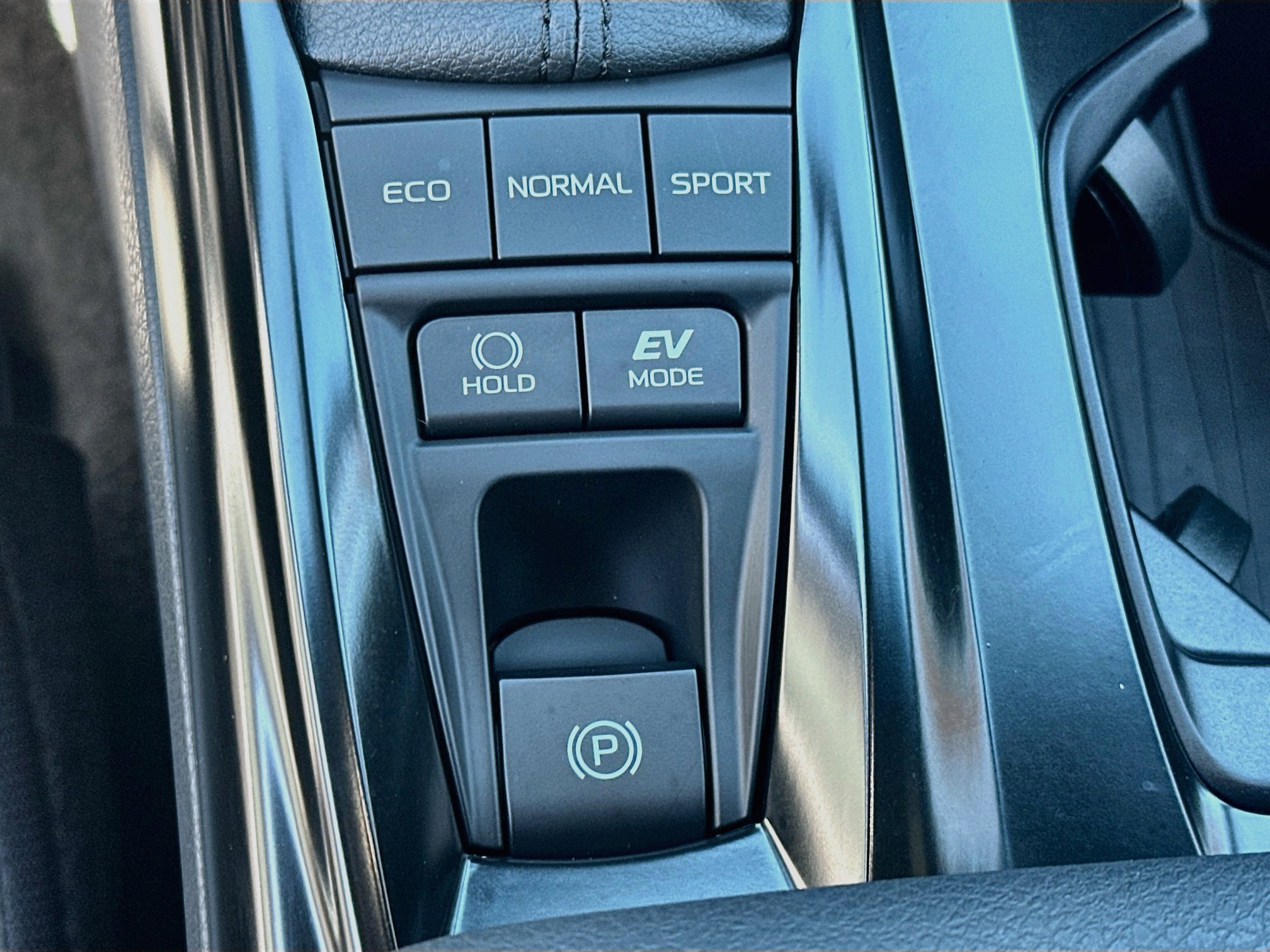 Used 2026 Toyota Camry SE FWD image 25