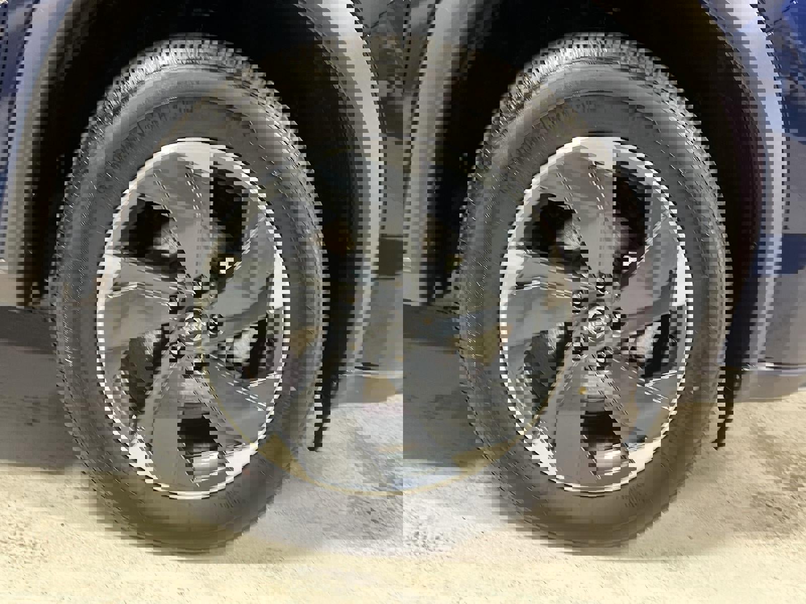 Used 2024 Nissan Rogue SV image 29