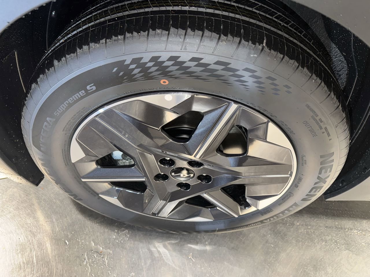 New 2025 Kia EV6 Light w/ Light LR Technology Package image 10