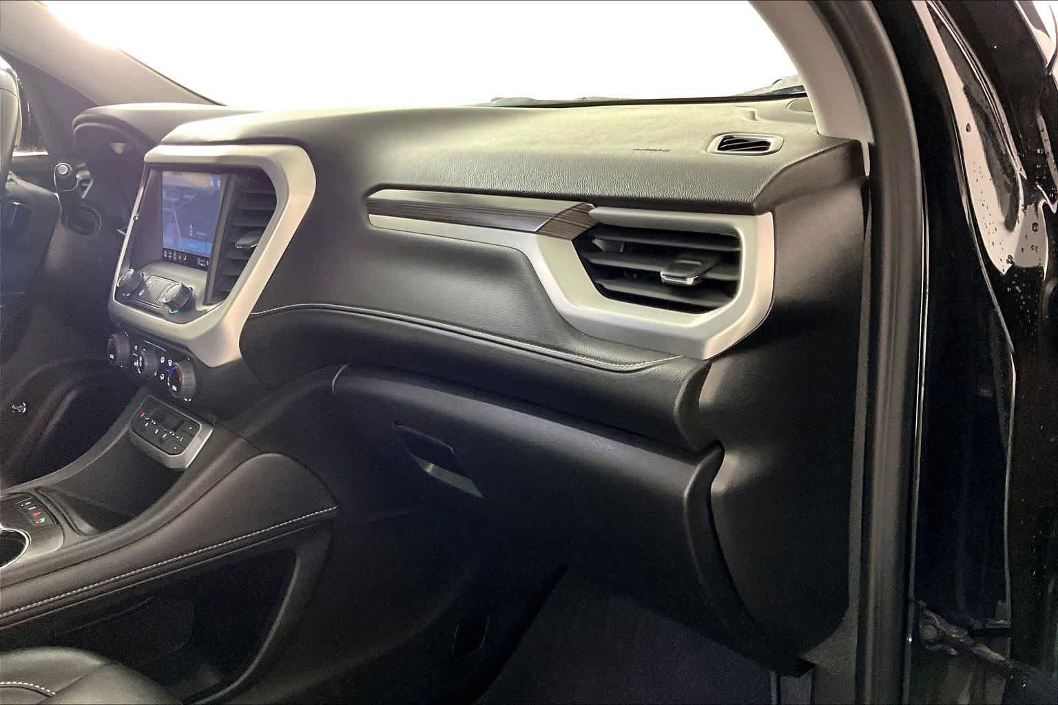 Certified 2023 GMC Acadia SLT w/ Elevation Edition FWD image 18