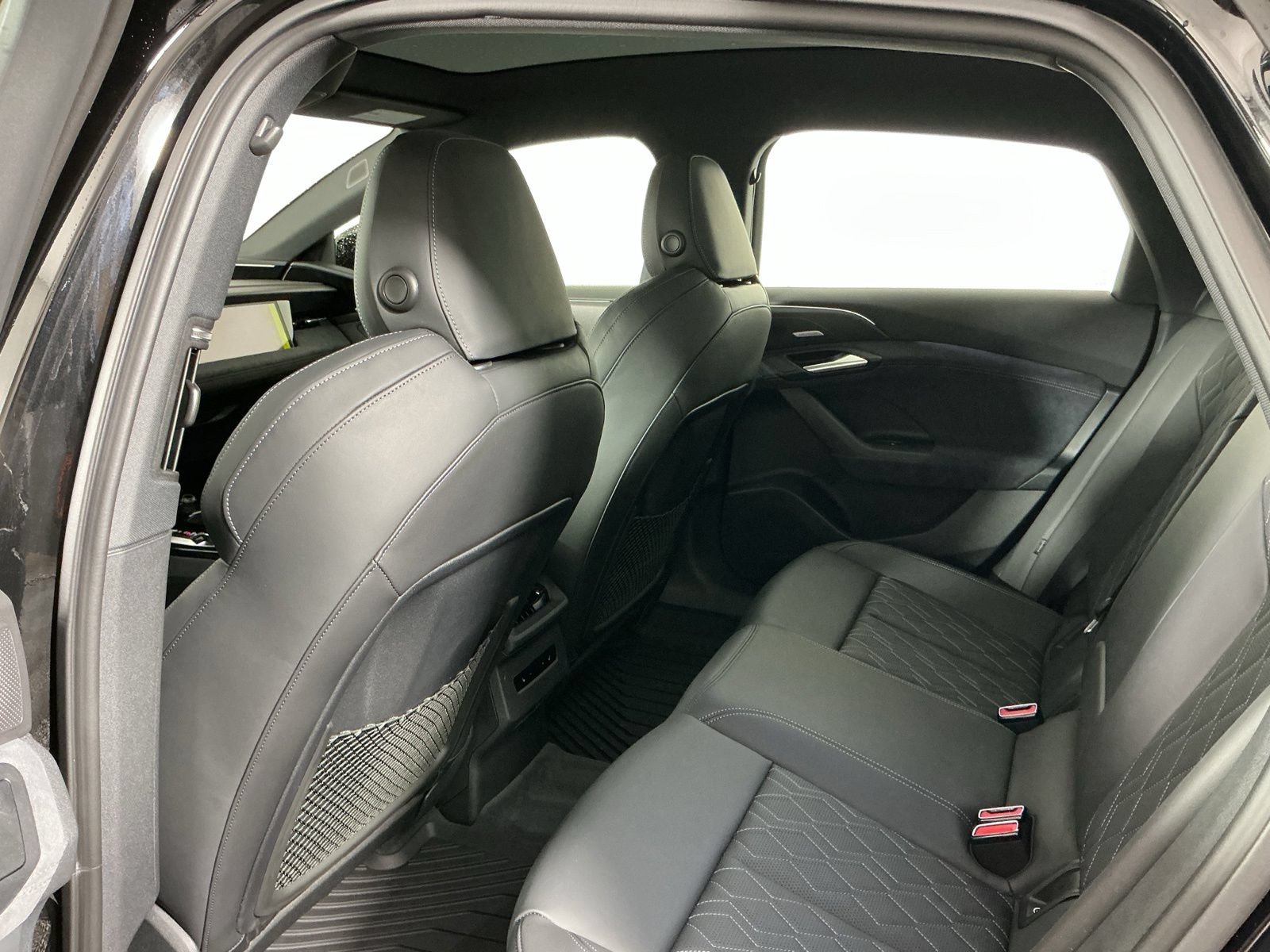 New 2027 Audi S6 e-tron Prestige AWD/4WD image 15