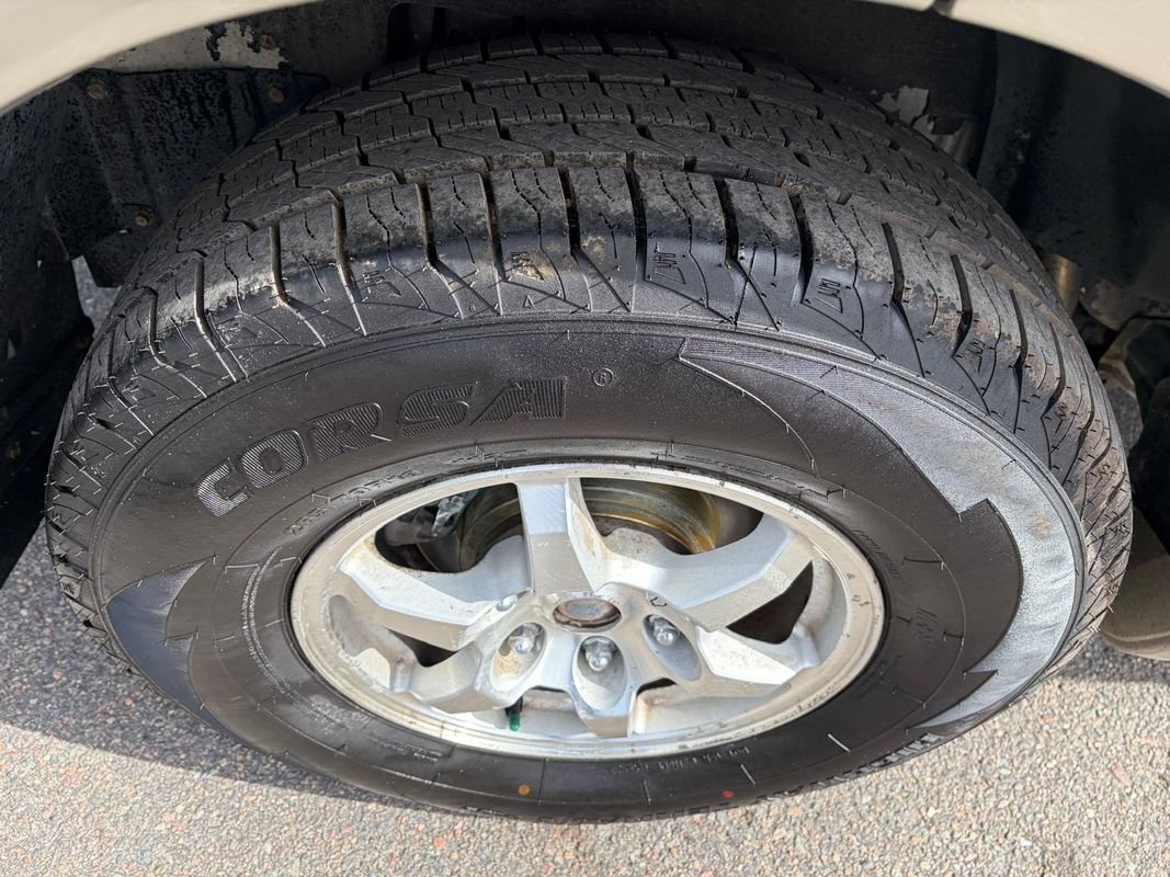 Used 2002 Mitsubishi Montero Limited AWD/4WD image 7