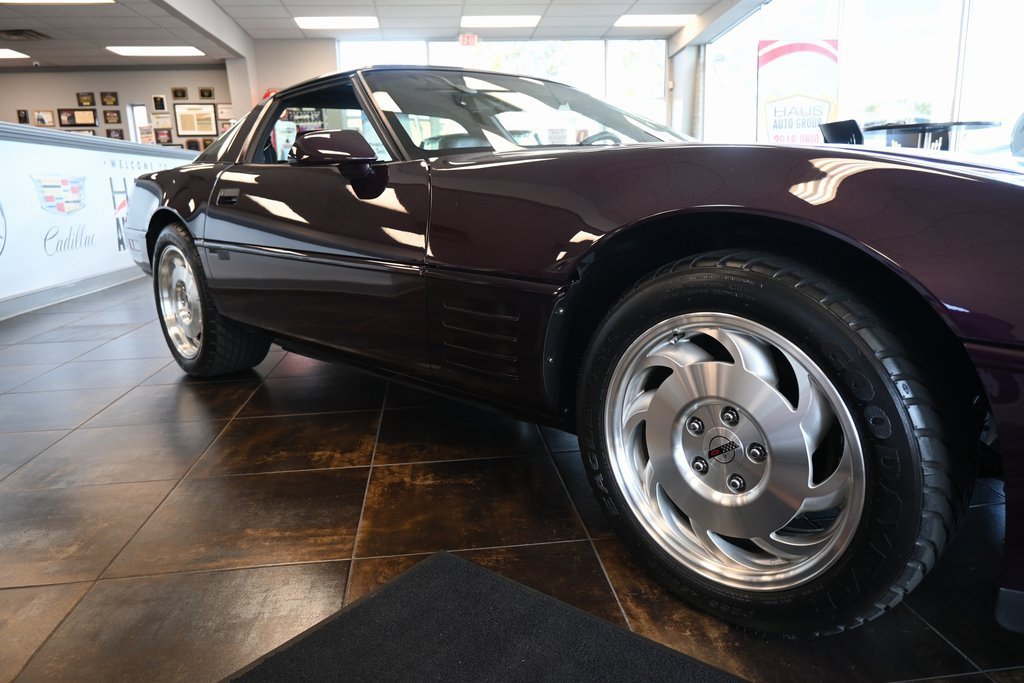 Used 1993 Chevrolet Corvette Coupe image 9