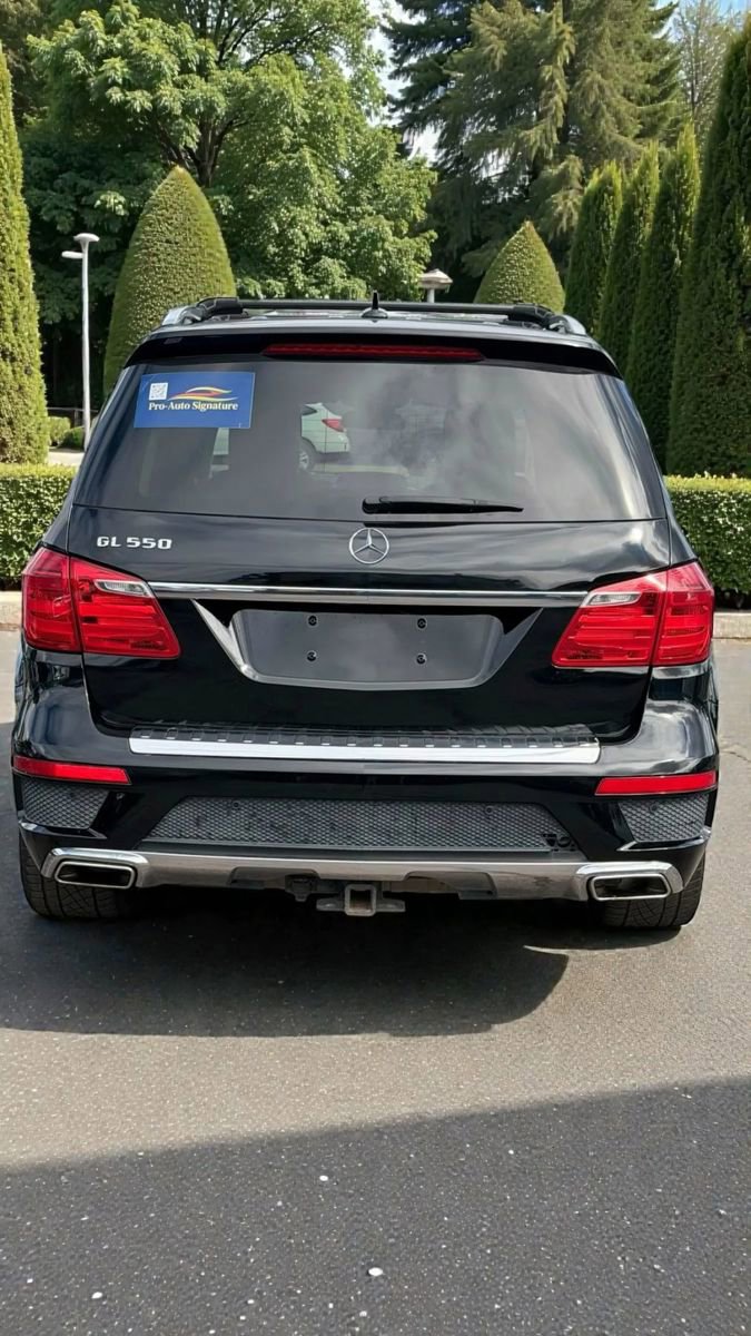 Used 2015 Mercedes-Benz GL 550 4MATIC image 9