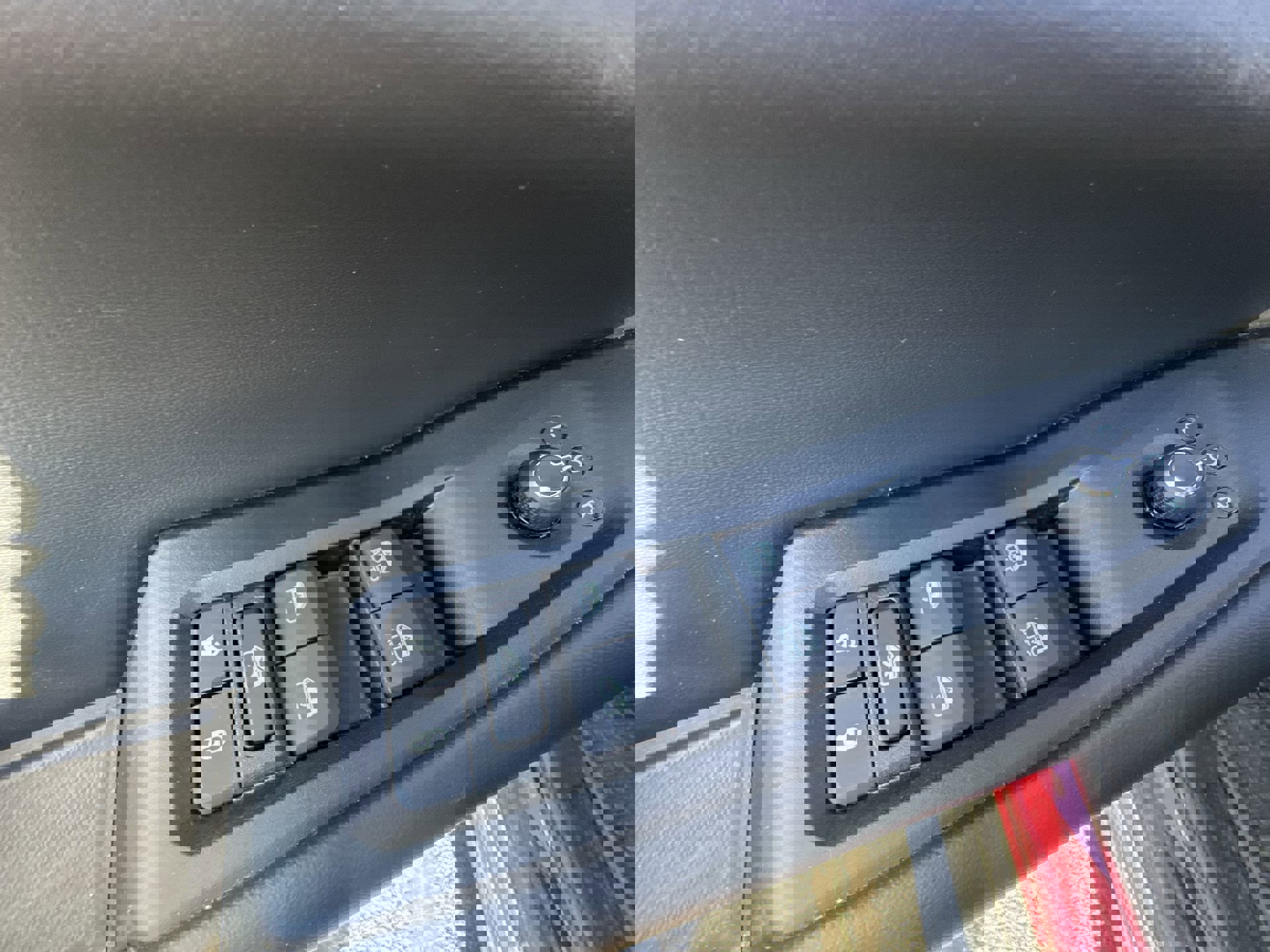 Used 2024 Jeep Grand Cherokee L Limited w/ Black Appearance Package image 13