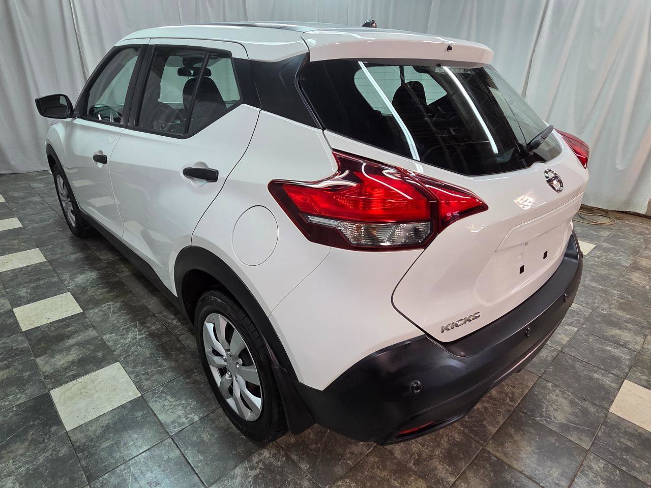 Used 2020 Nissan Kicks S FWD image 6
