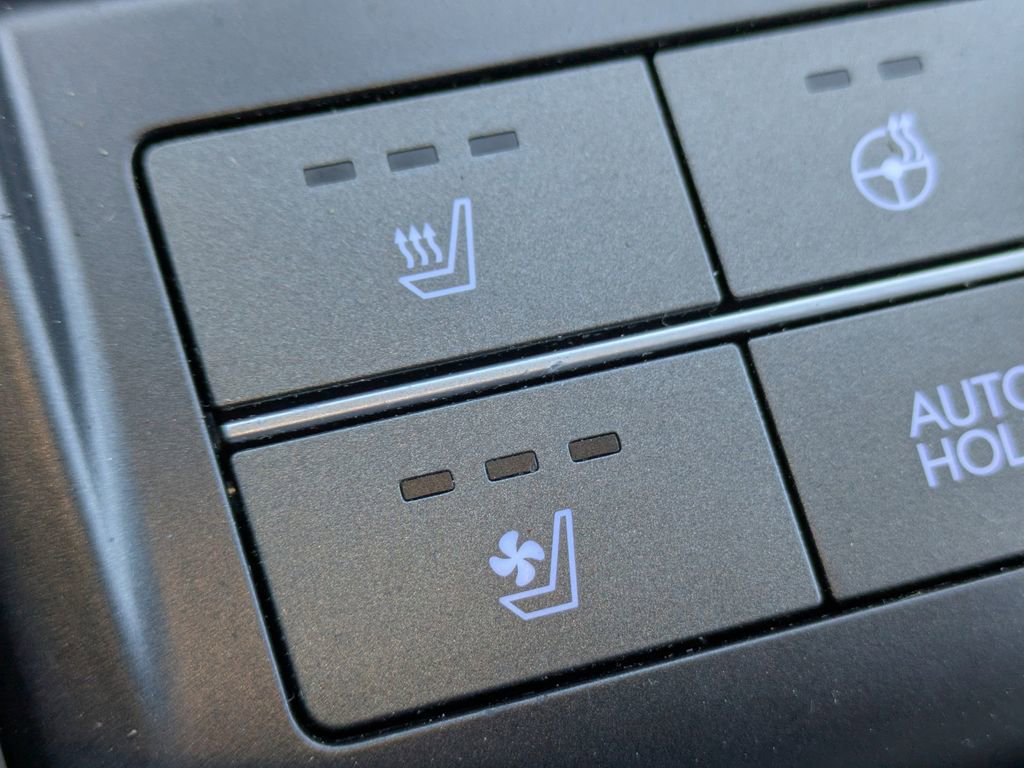 Used 2024 Hyundai Kona Limited image 24