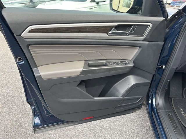 Certified 2022 Volkswagen Atlas SE w/ Panoramic Sunroof Package image 13