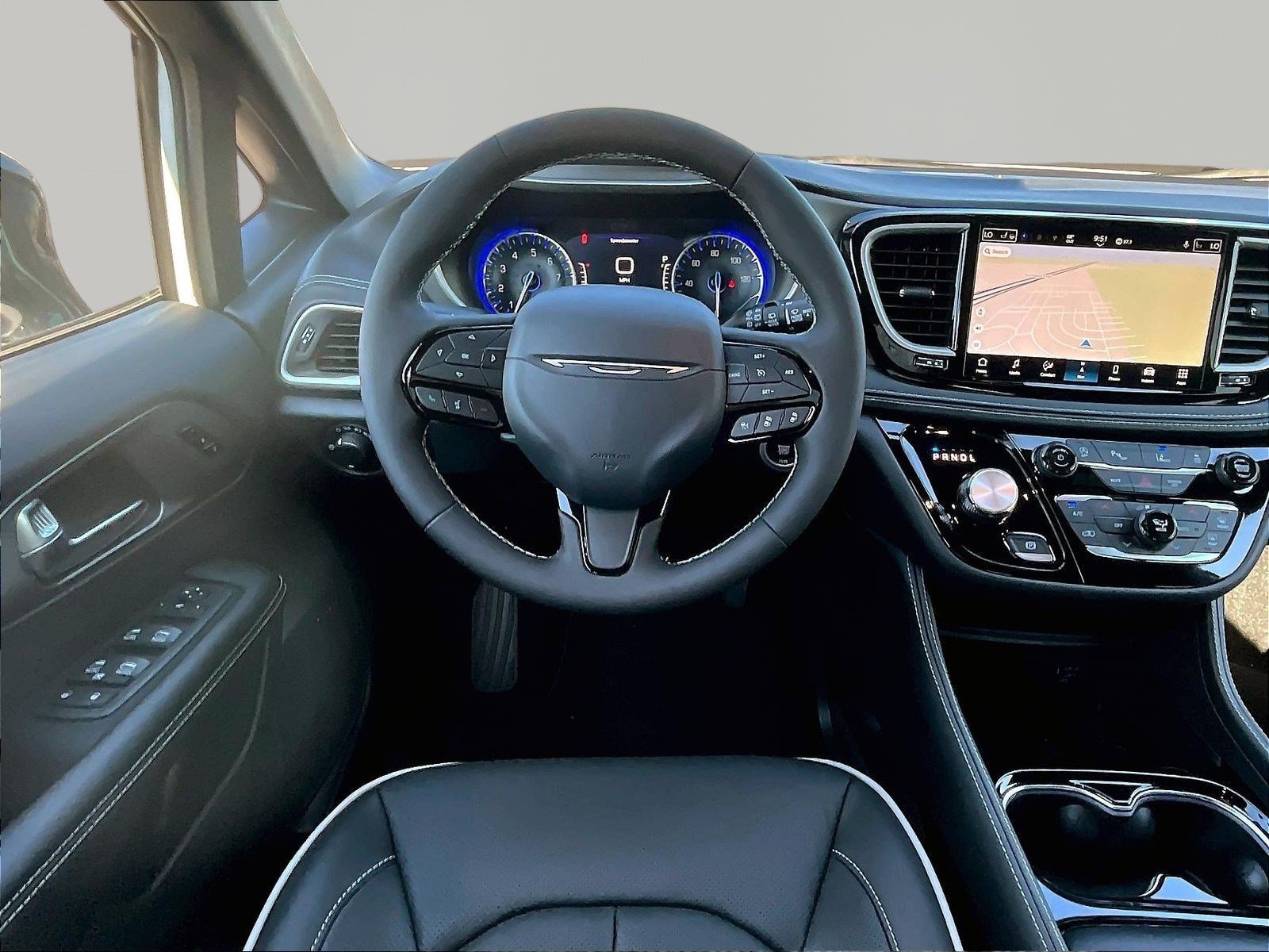 New 2027 Chrysler Pacifica Limited AWD/4WD image 9