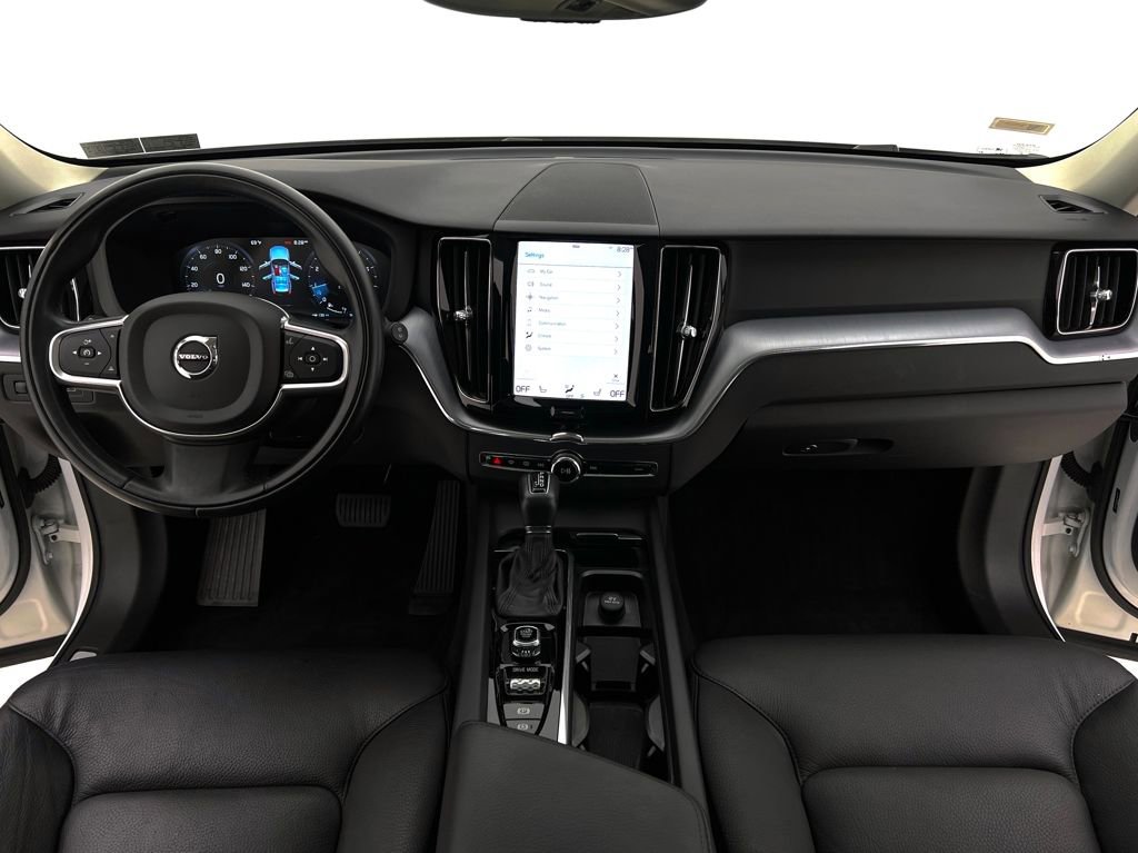 Used 2020 Volvo XC60 T5 Momentum image 22