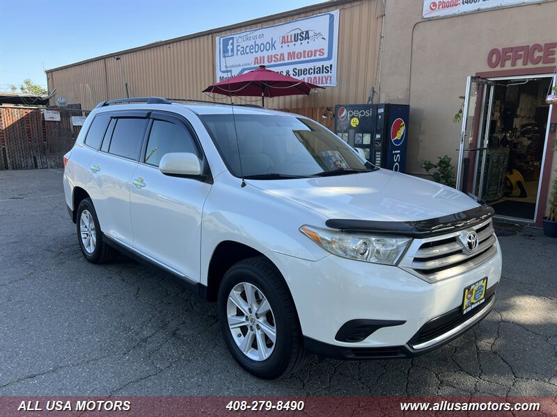 Used 2011 Toyota Highlander 4WD w/ Cold Weather Pkg image 2
