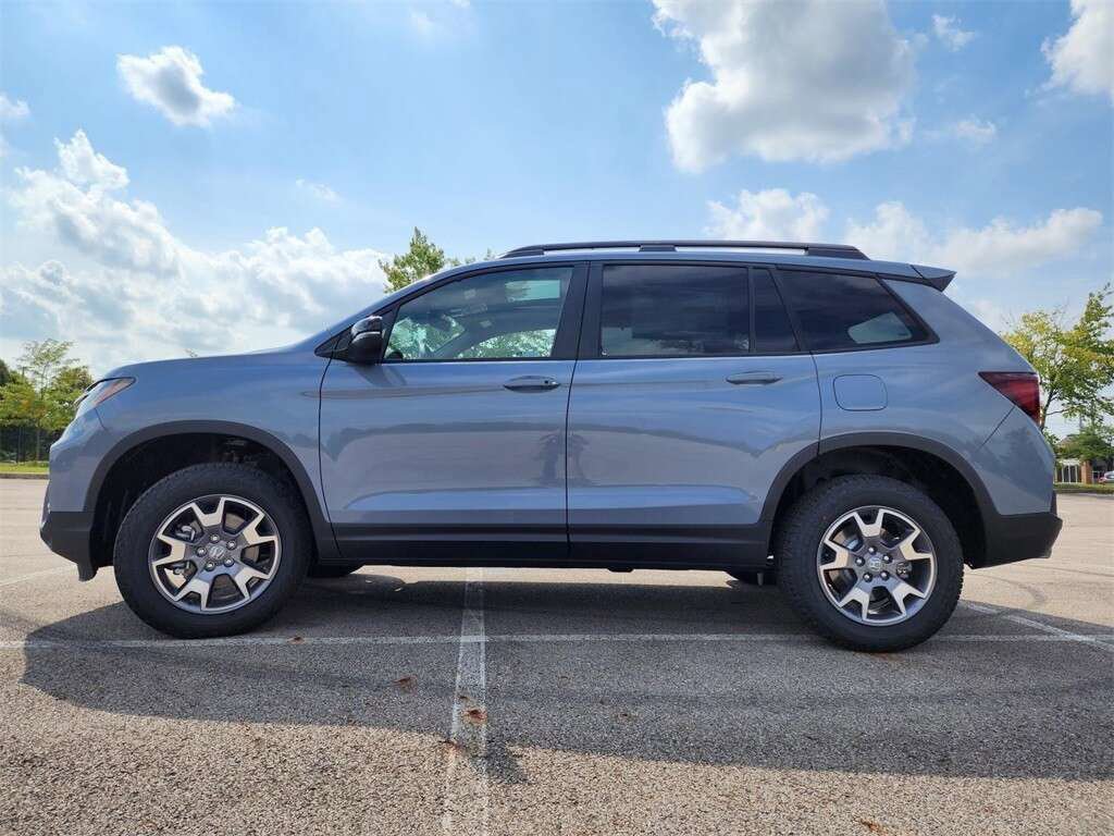 Used 2023 Honda Passport TrailSport image 12