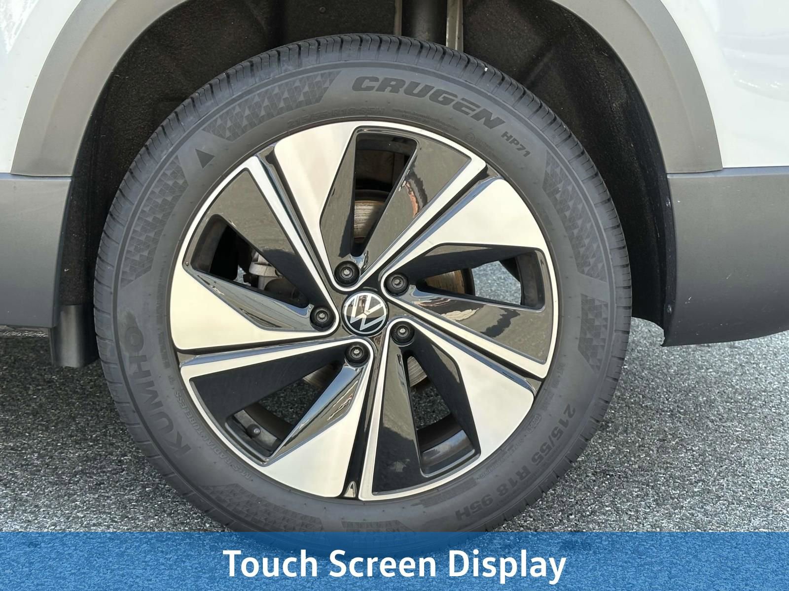 Certified 2024 Volkswagen Taos SE image 9