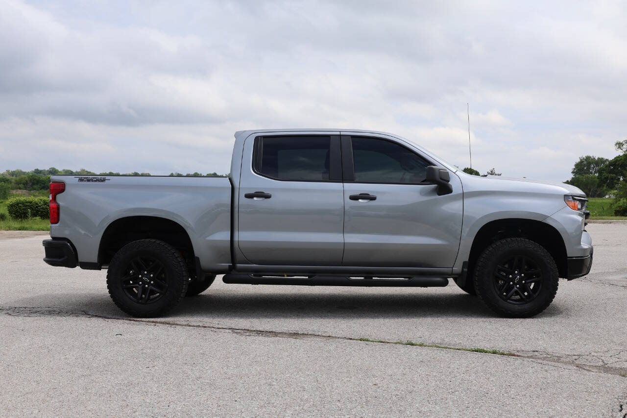 Used 2026 Chevrolet Silverado 1500 Custom Trail Boss w/ Dark Appearance Package AWD/4WD image 7