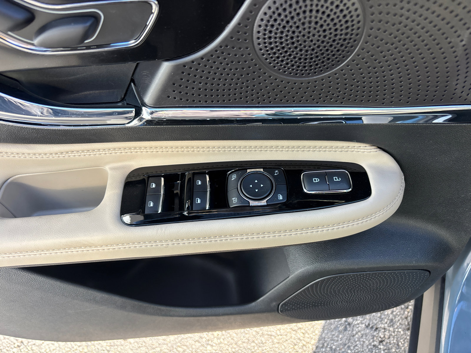 New 2026 Lincoln Corsair Reserve image 13