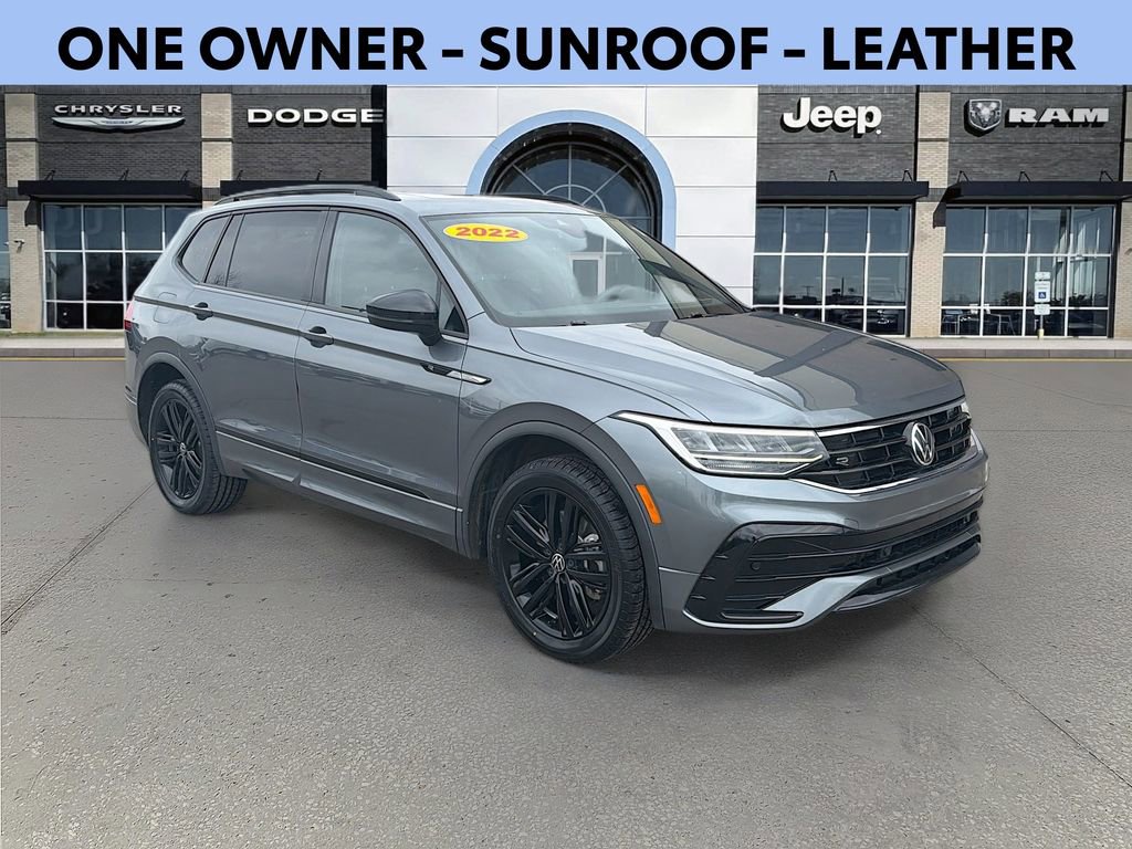 Used 2022 Volkswagen Tiguan SE R-Line image 1