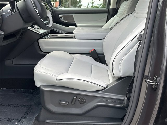 New 2025 Ford Expedition Platinum w/ Platinum Ultimate Package image 9
