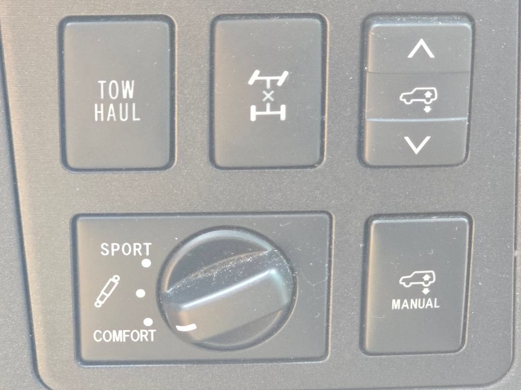 Used 2018 Toyota Sequoia Platinum AWD/4WD image 34