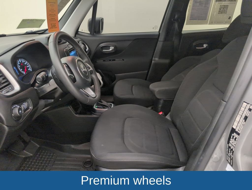Used 2019 Jeep Renegade Latitude image 4
