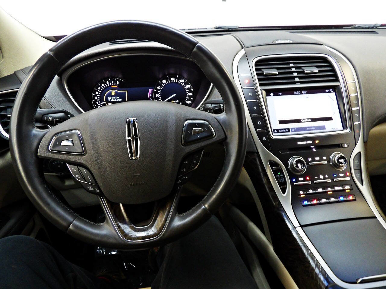 Used 2016 Lincoln MKX Reserve w/ Technology Package image 19