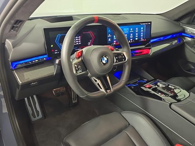 Used 2025 BMW M5 w/ Carbon Package image 4