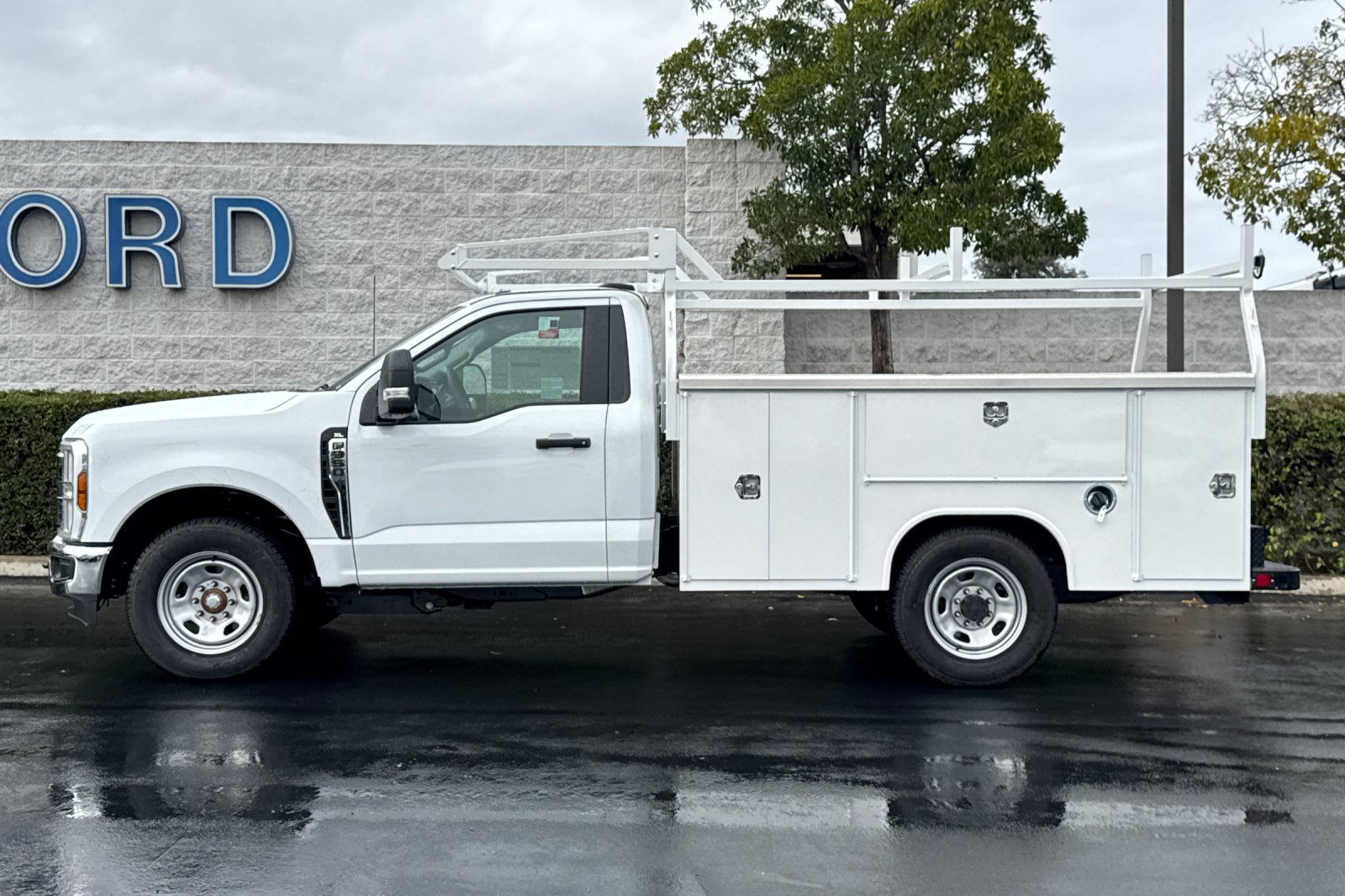 New 2026 Ford F350 XL w/ XL Chrome Package RWD image 7