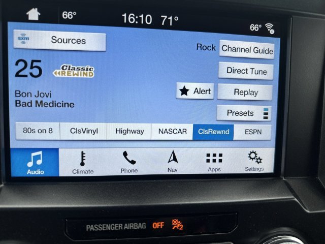 Used 2016 Ford F150 Lariat w/ Equipment Group 502A Luxury AWD/4WD image 21