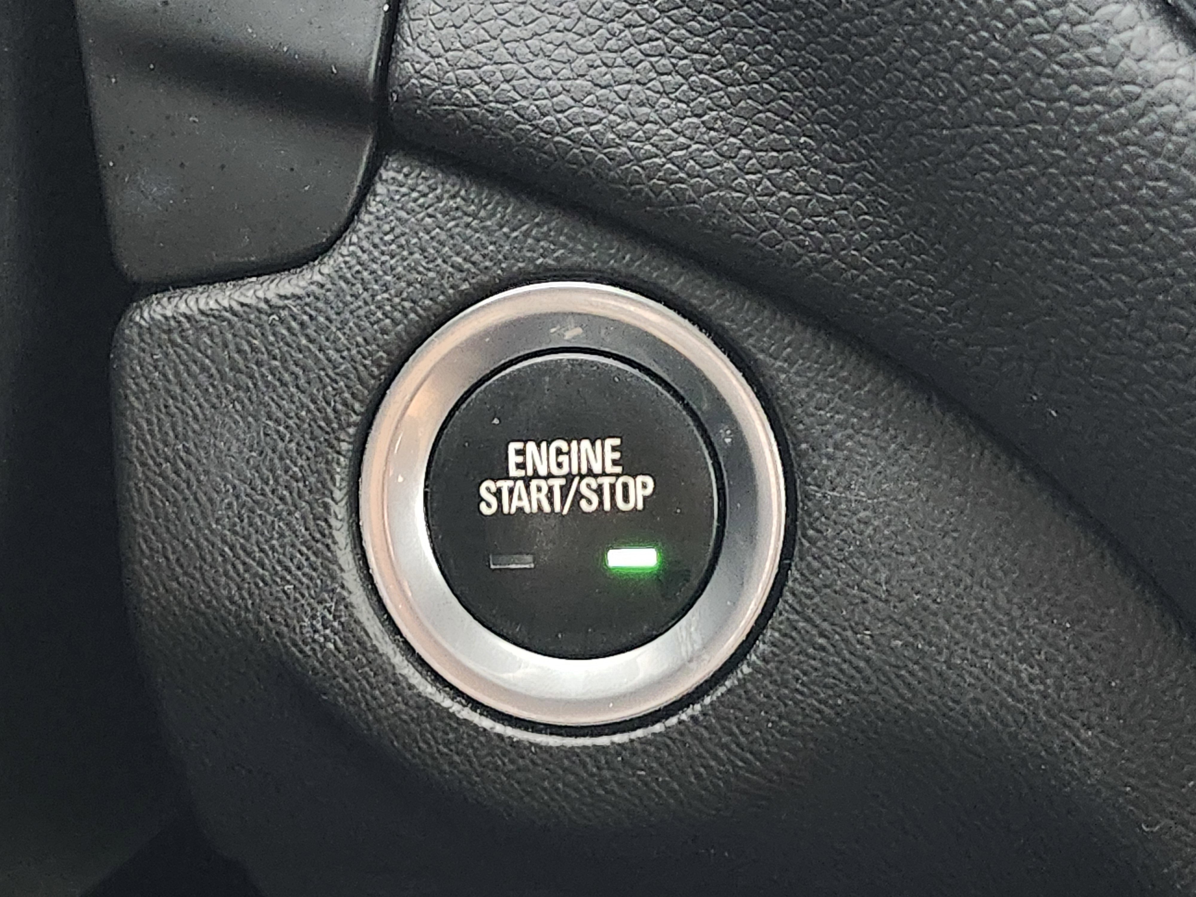 Used 2020 Chevrolet Equinox LT w/ Midnight Edition image 28