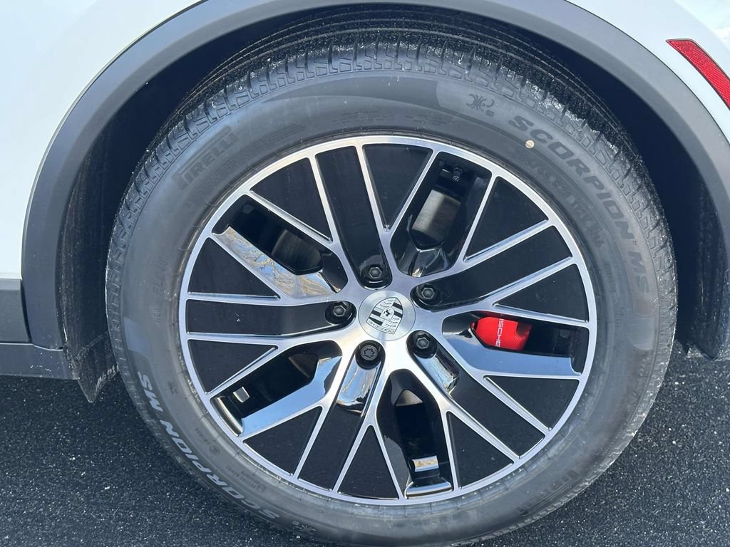 New 2025 Porsche Macan 4S Electric AWD/4WD image 8
