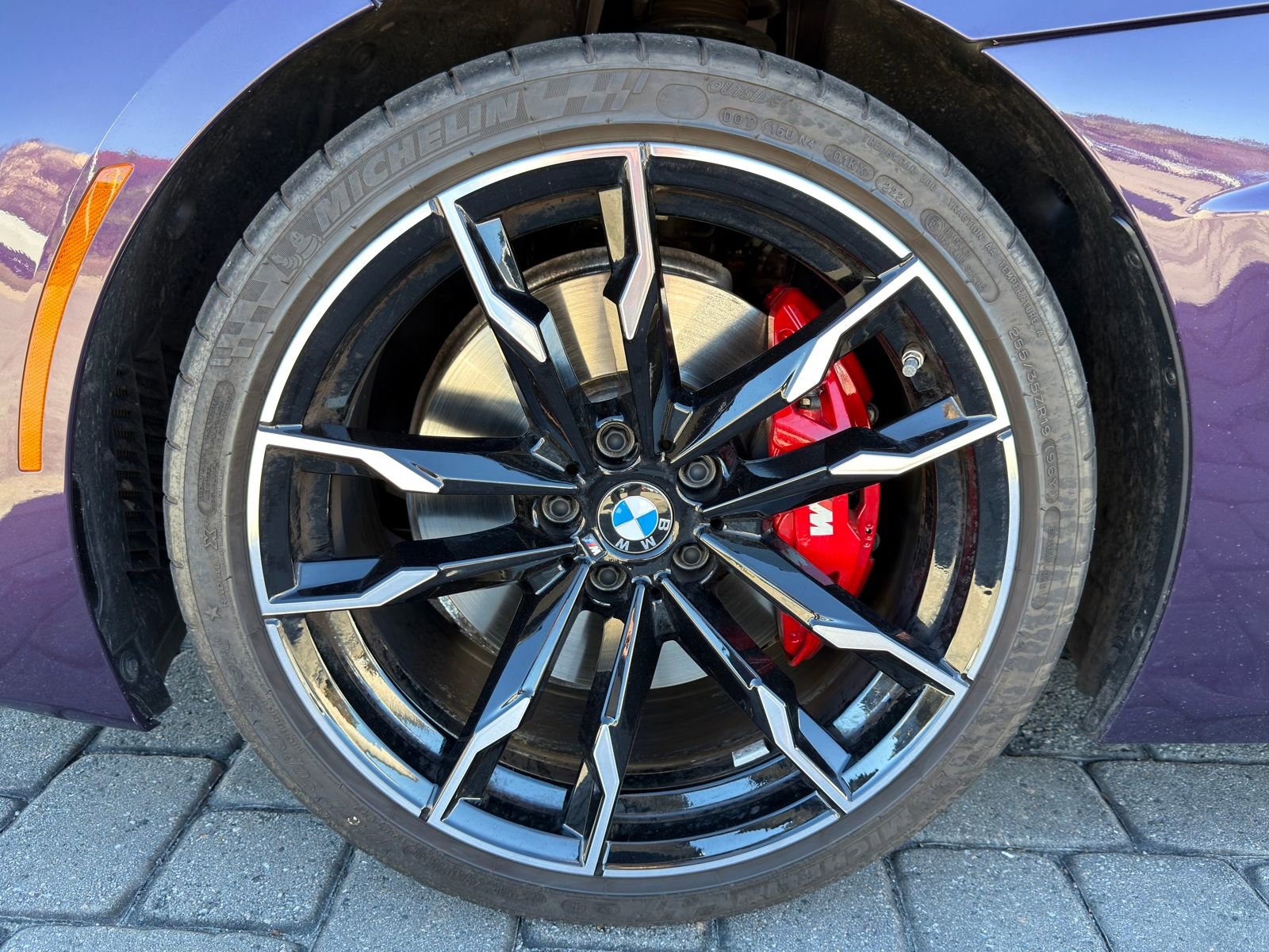 Used 2025 BMW Z4 M40i w/ Premium Package image 11