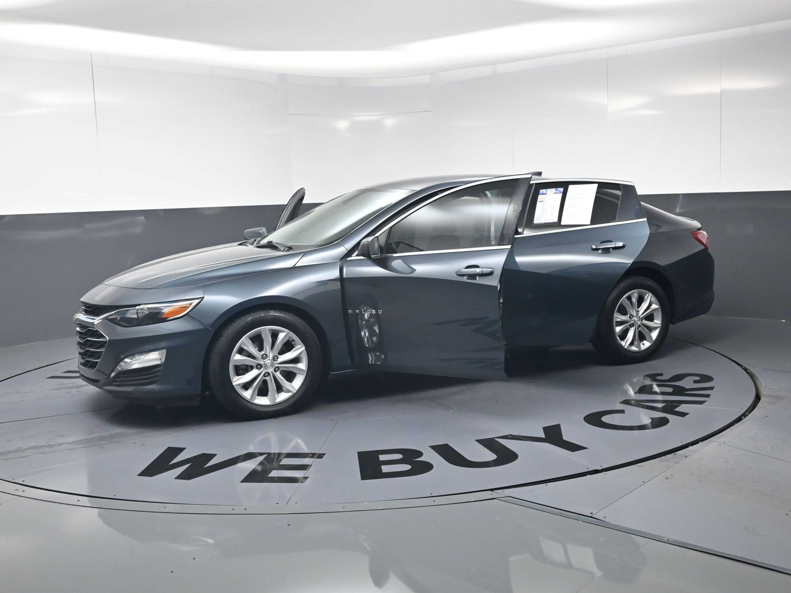 Used 2019 Chevrolet Malibu LT FWD image 21
