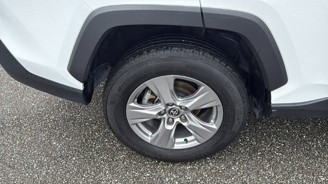 Used 2025 Toyota RAV4 XLE AWD/4WD image 12
