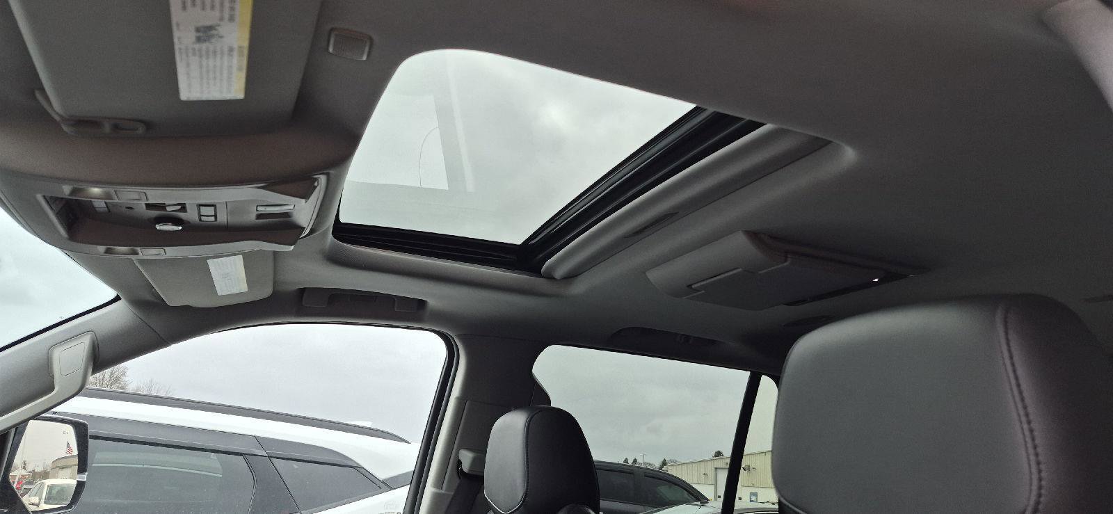 Used 2020 Cadillac Escalade Premium Luxury w/ Escalade Sport Edition image 6