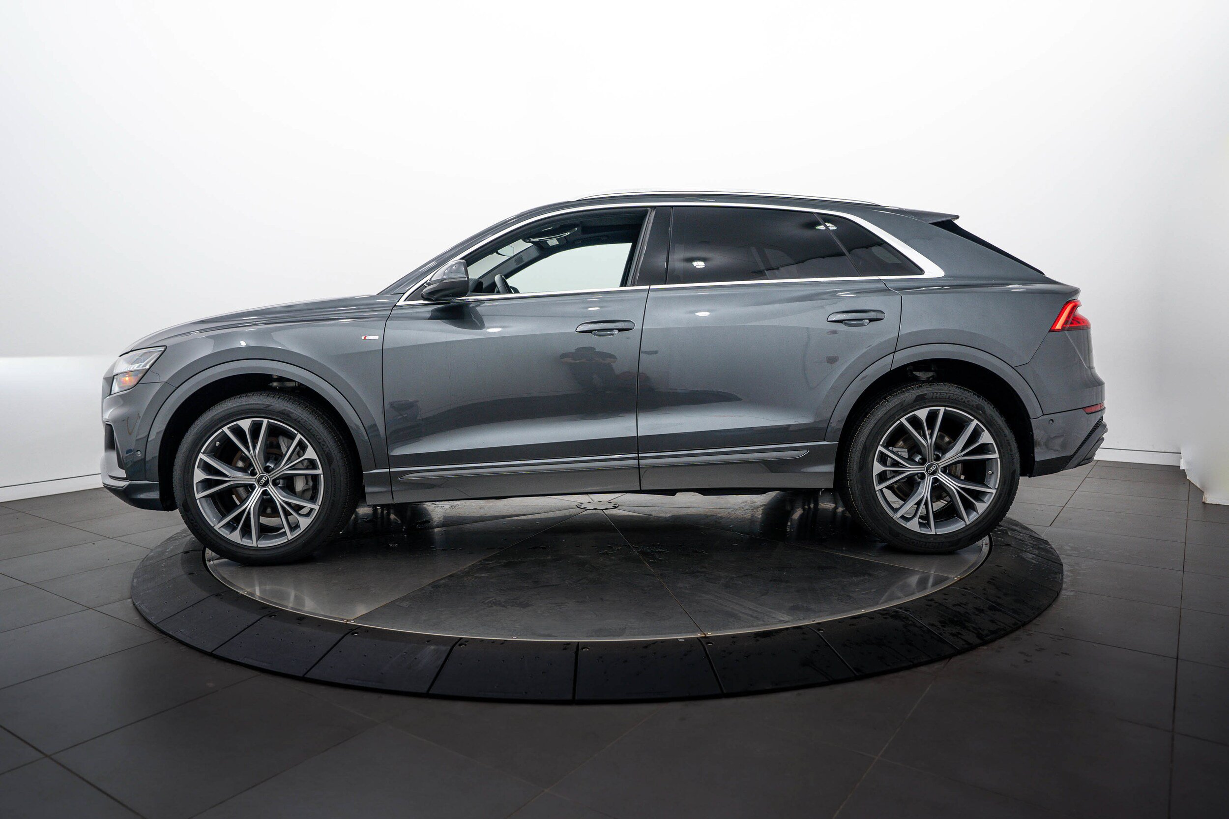 Certified 2023 Audi Q8 Premium Plus w/ Premium Plus Package AWD/4WD image 7