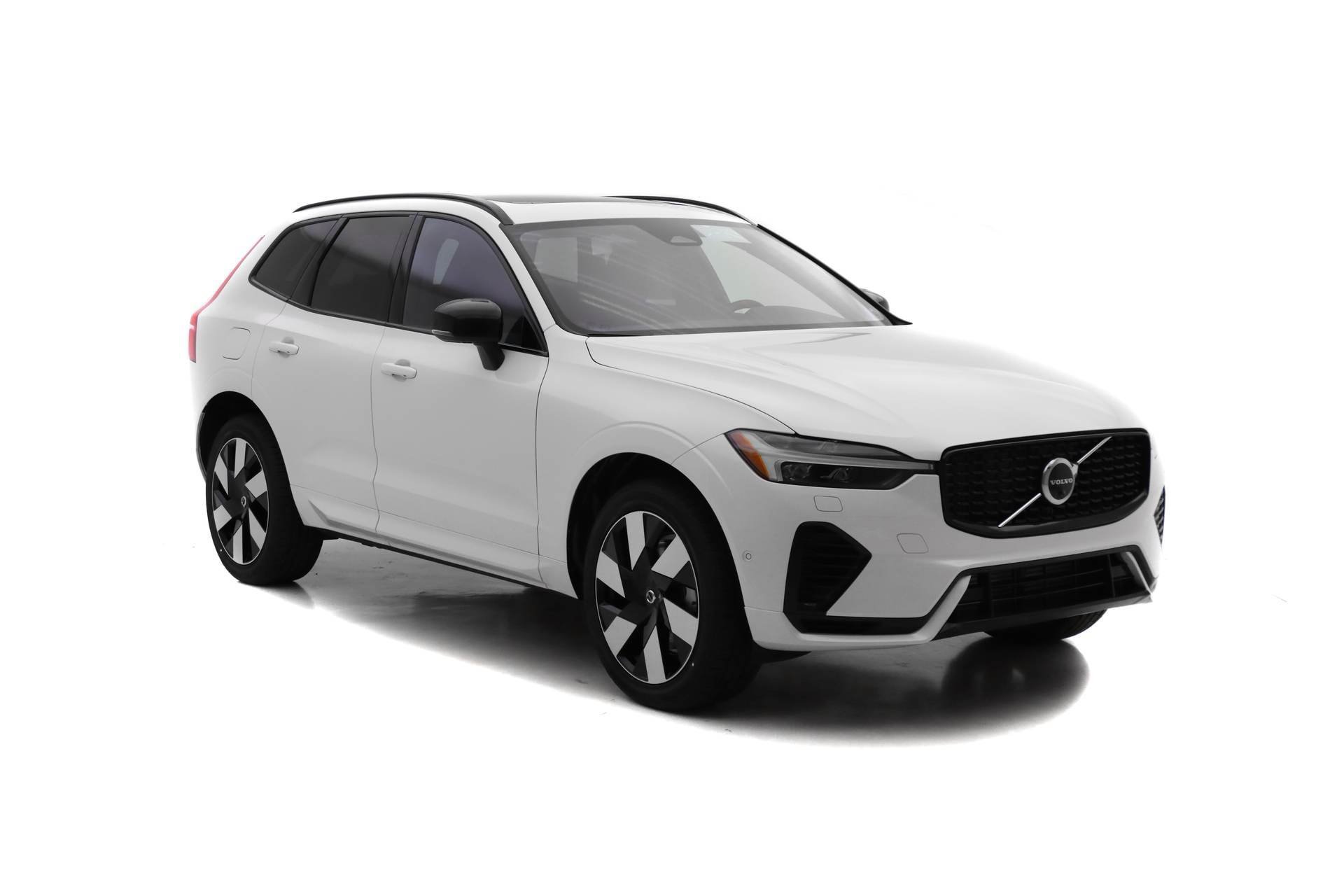 New 2024 Volvo XC60 T8 Plus w/ Protection Package Premier AWD/4WD image 2