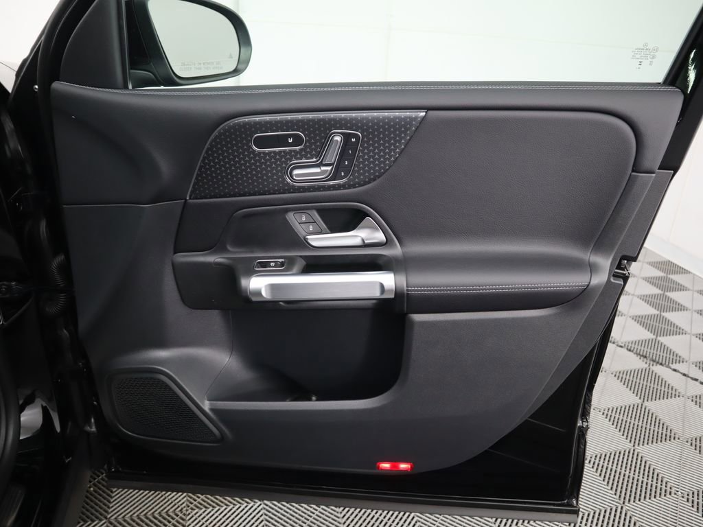 Certified 2025 Mercedes-Benz GLB 250 image 26
