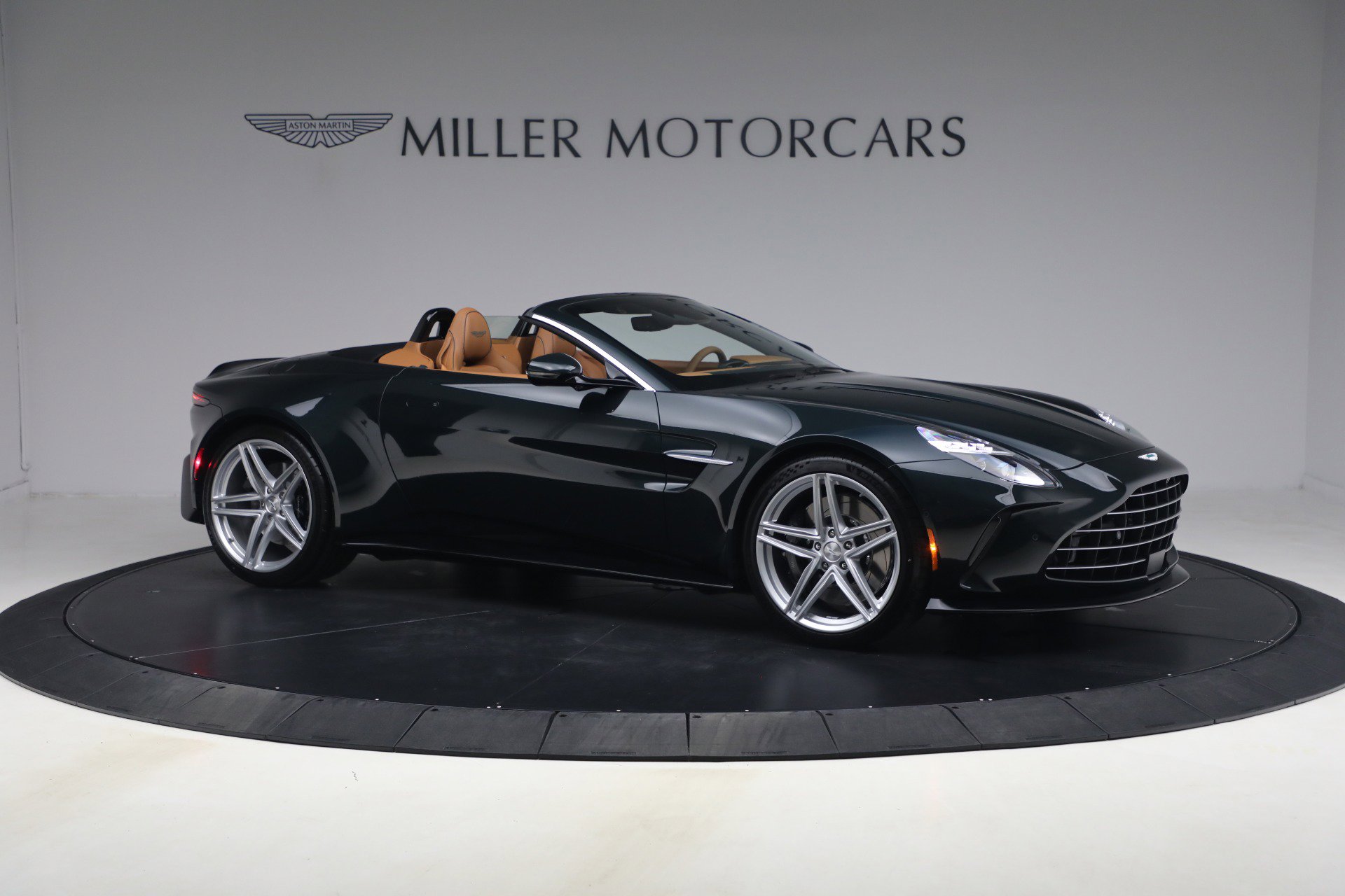 New 2026 Aston Martin V8 Vantage Roadster image 10