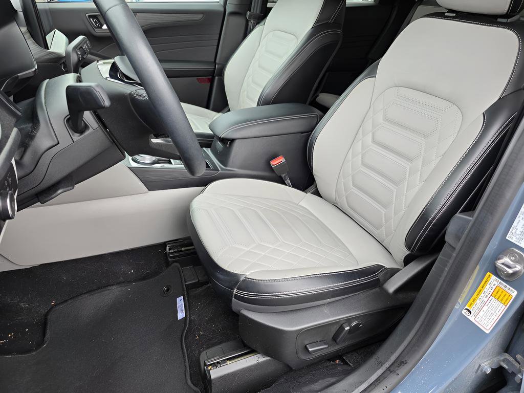 Used 2023 Ford Escape Platinum w/ Premium Technology Package FWD image 20