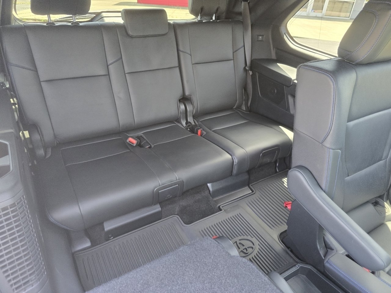 Certified 2024 Toyota Sequoia Platinum AWD/4WD image 25