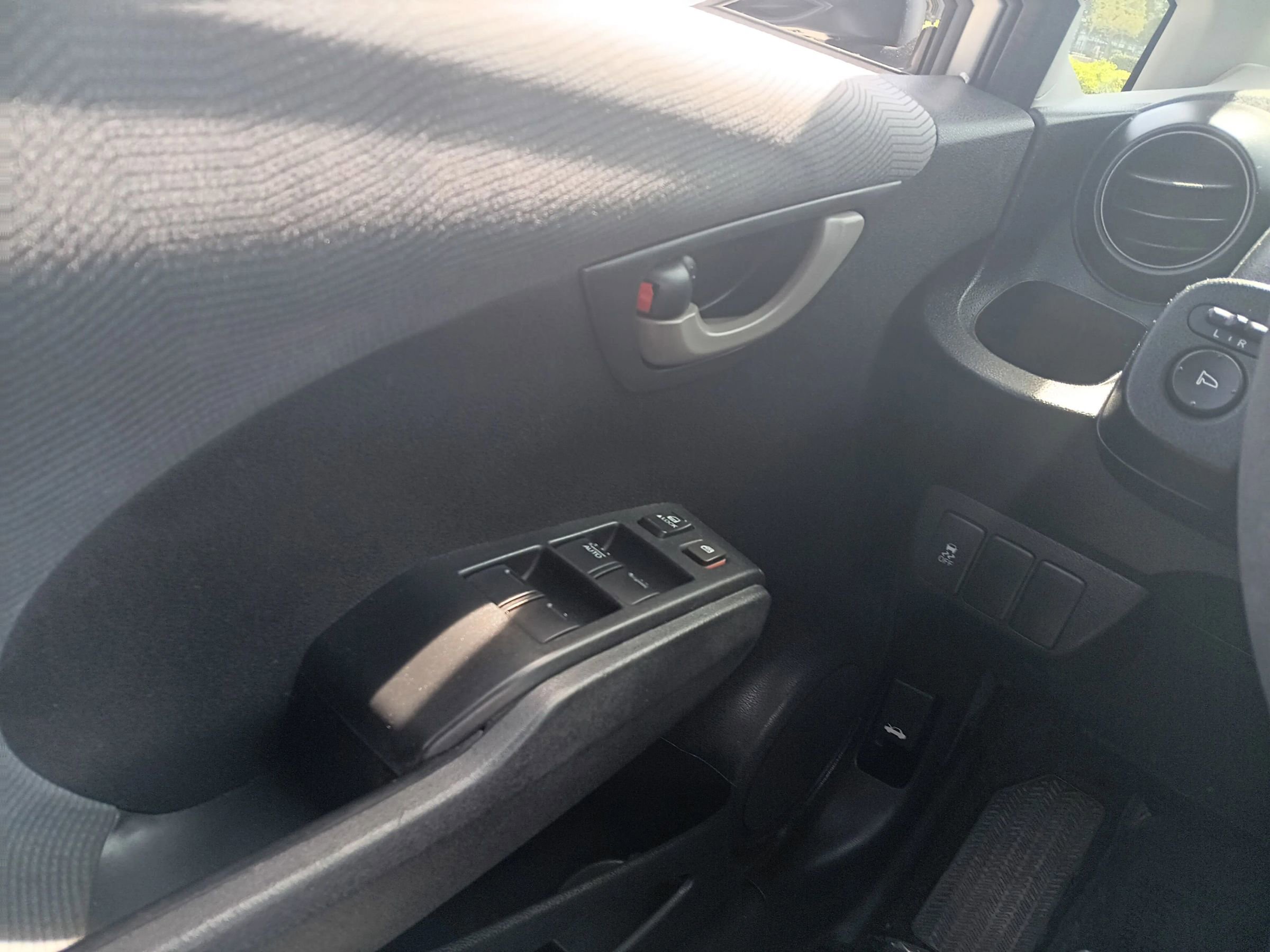 Used 2011 Honda Fit image 20