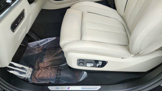 Used 2026 BMW X7 M60i AWD/4WD image 36