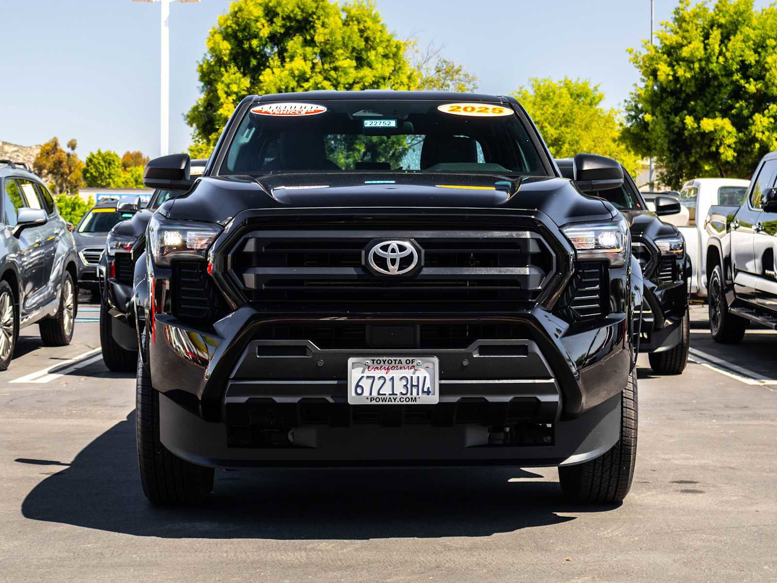 Used 2025 Toyota Tacoma SR w/ SR Upgrade Package AWD/4WD image 2