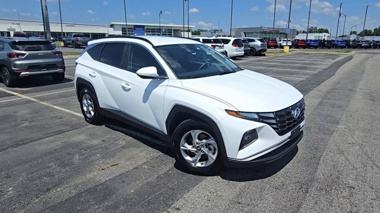 Used 2024 Hyundai Tucson SEL FWD image 2