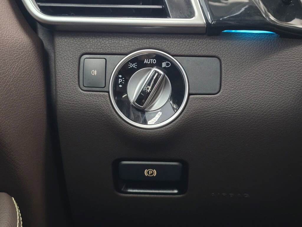 Used 2018 Mercedes-Benz GLE 350 4MATIC image 29