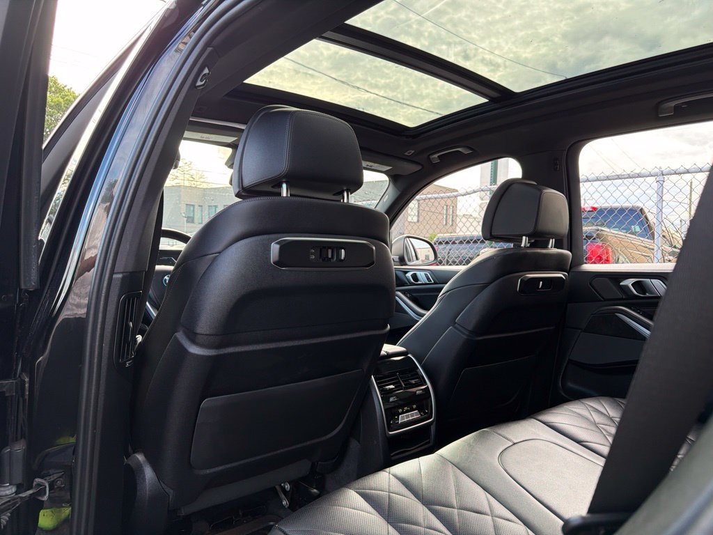 Used 2024 BMW X5 xDrive50e w/ Premium Package AWD/4WD image 30