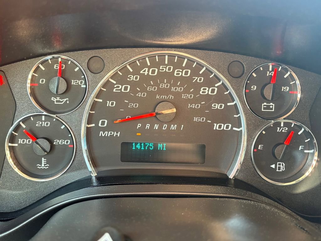 Used 2024 GMC Savana 2500 w/ Driver Convenience Package image 5