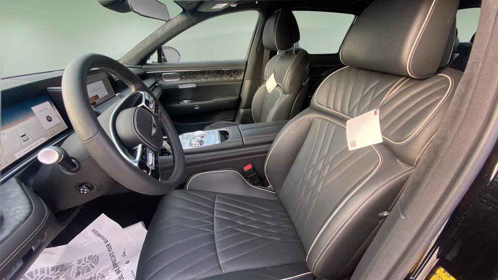 Used 2025 Genesis G90 3.5T image 10