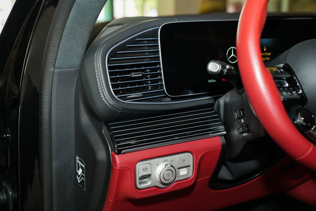 Certified 2026 Mercedes-Benz GLS 63 AMG 4MATIC image 37